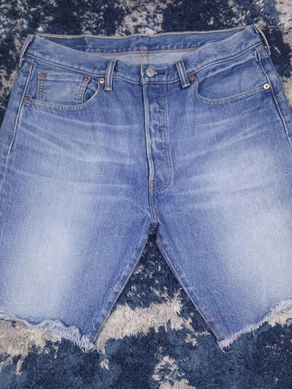 Levi 501 cutoff fringe blue denim shorts jorts